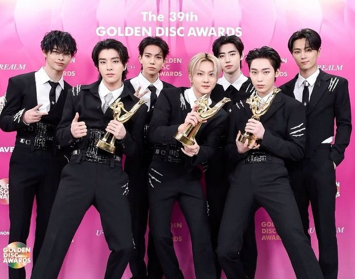 swansunoo's tweet image. 🚨 URGENTE 🚨

ENHYPEN EM #2 NA VOTAÇÃO DO GOLDEN DISK AWARDS POR FAVOR ENGENES CRIEM CONTAS E VOTEM VAI ACABAR EM POUCAS HORAS‼️

 🔗global.prizm.co.kr/story/gda25