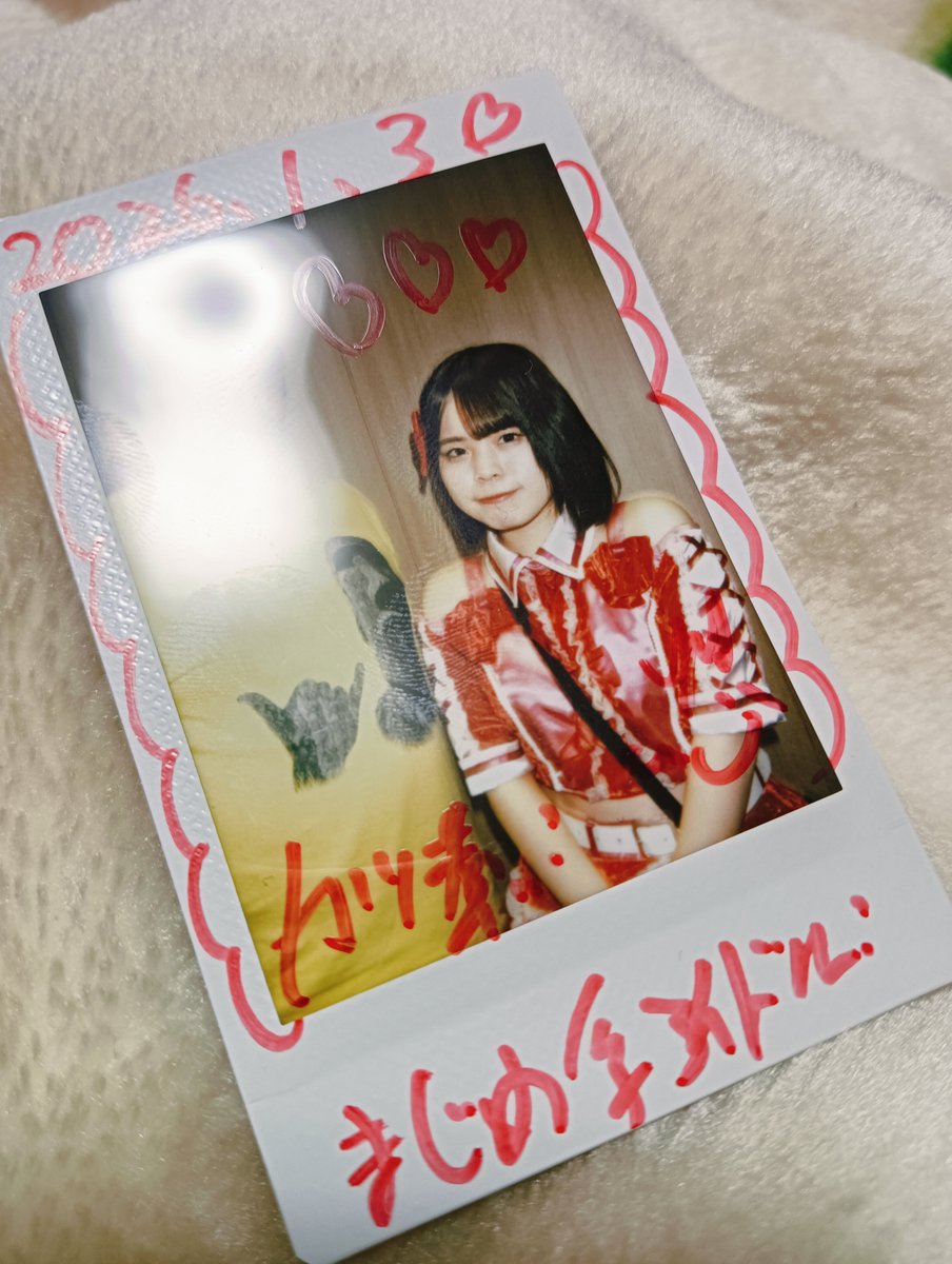 大手町でまじめ系アイドルさんとチェキを撮っていただきました📸 表情