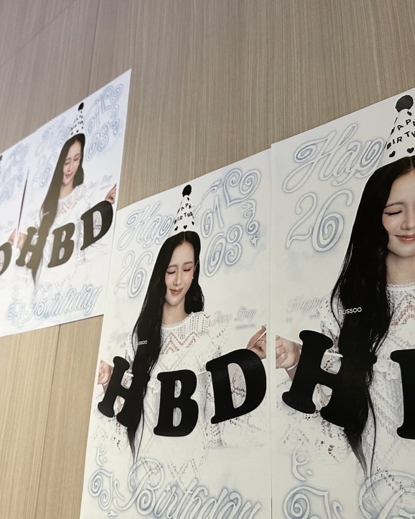 JISOO. tweet media