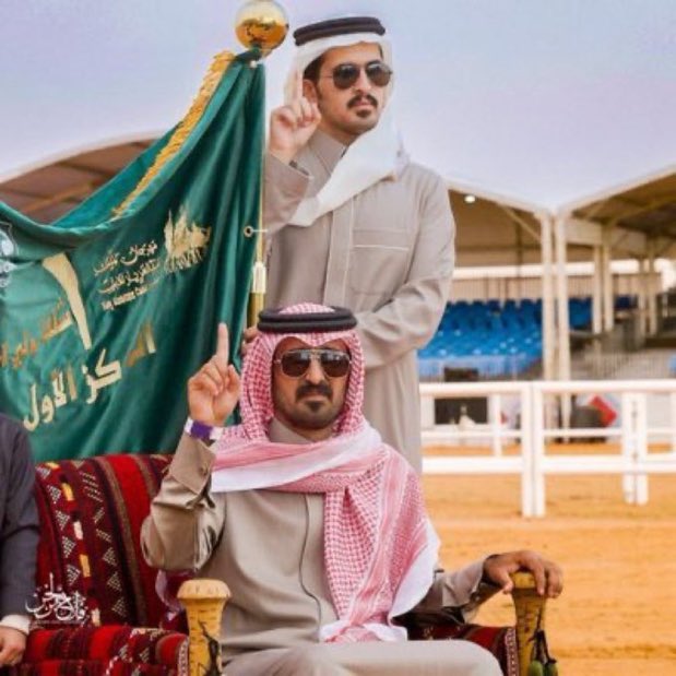 أبو فهاد أصبح في ميادين الإبل مثل الهلال لا يرضى إلا بالأول ،
وماكذب الشيخ فهد بن حثلين عندما أطلق عليه لقب الزعيم .
مبروك لأسطورة النظر .