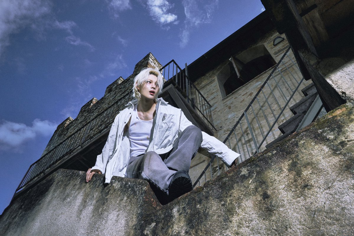 idolsized's tweet image. im not normal abt him…