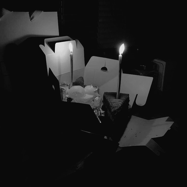 cgarettes's tweet image. makan yang banyak ye biar kagak kurus, happy birthday🤘