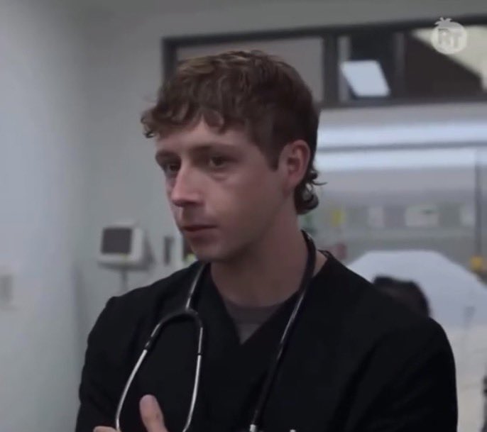 Dylan99328185's tweet image. The Pitt season 2 sneak peek of gerran Howell plays Dennis Whitaker🏥🚑🩺👨‍⚕️##gerranhowell #thepitt #thepitt