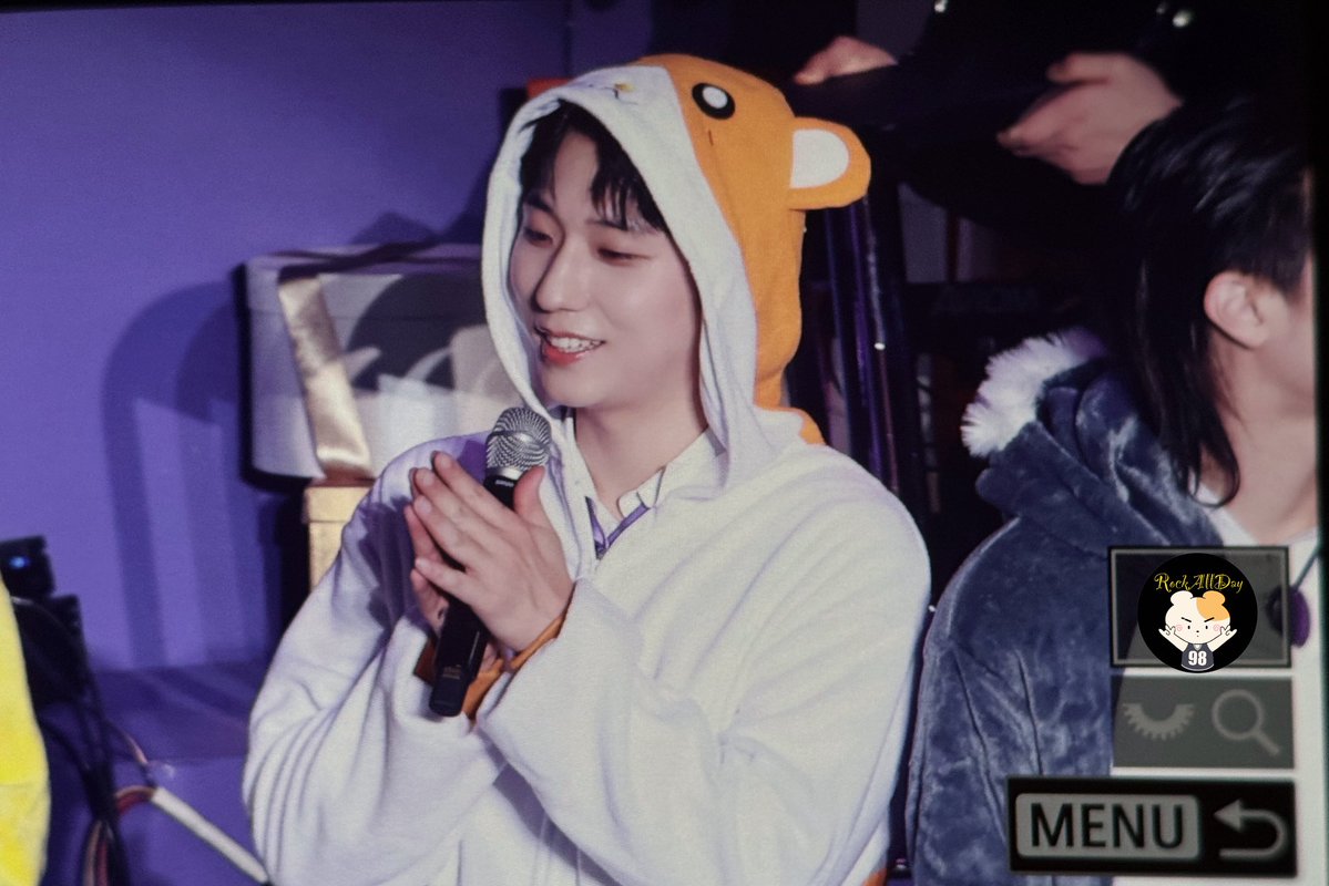 RockAllDay901's tweet image. 260103 Xdinary Heroes 2nd Fanmeeting &amp;lt;XCLUSIVE PARTY&amp;gt;

인간 햄토리🐹

#XdinaryHeroes #엑스디너리히어로즈 
#엑디즈 #Gunil #건일 #구건일 
#햄스터사진작가