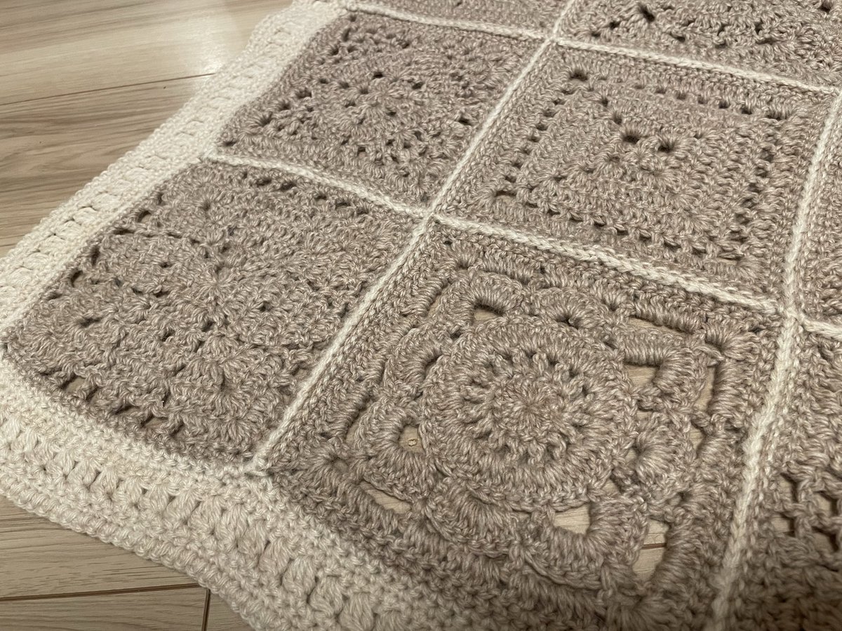 ami_note_'s tweet image. #かぎ針編みアドベント2025完成お披露目

水通しまでようやく終わった！
めーーーっちゃくちゃ楽しかった

長々編みとたま編み、次はもっと綺麗に編めると思う！勉強になったー！

こんな素敵な編み図を無料で公開、企画してくださって本当にありがとうございました🙏