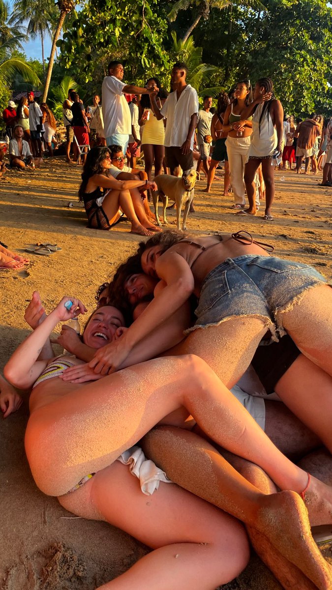 Valentina Bandeira tweet media