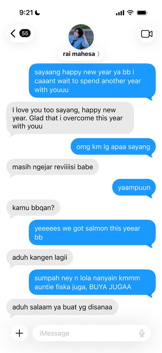 withoutcandles's tweet image. #bambyeol h+1 tahun baru.. rai kok ngantor..