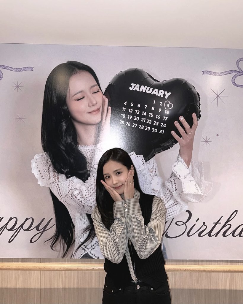 JISOO. tweet media