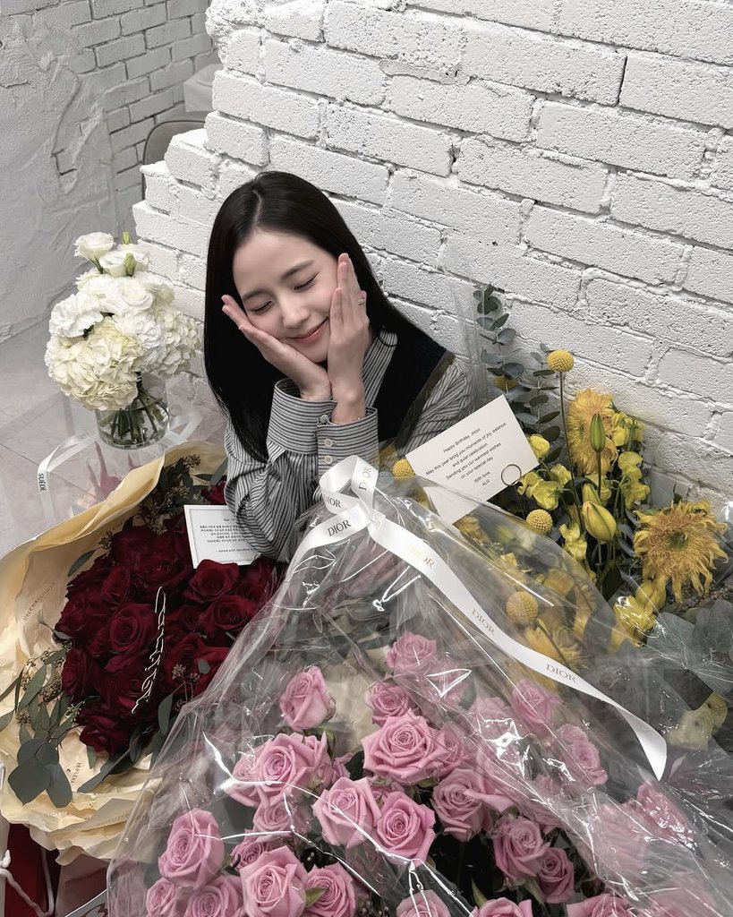 JISOO. tweet media