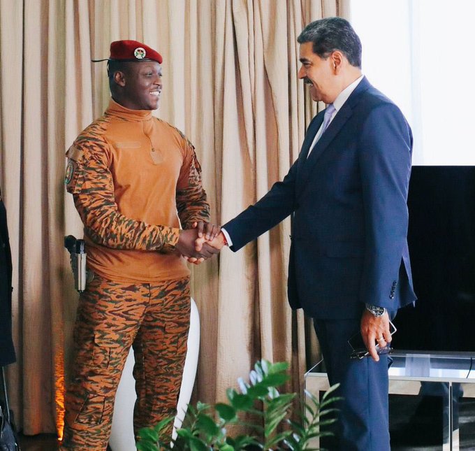 Its_ereko's tweet photo. @CapitaineIb226 @GoitaAssimi As an African ask yourself,
Who gave the 🇺🇲 USA the right to invade Venezuela? 🇻🇪
Who gave USA the right to capture President Maduro? 
What has UN security council said? 
You see why we need Nuclear weapons in Africa to protect our continent? https://t.co/ZgSPQYS9Ag