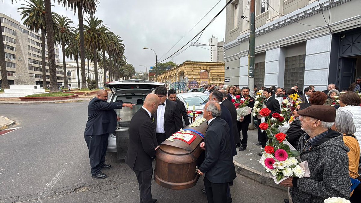 #AHORA: Ceremonia de despedida desde la logia masónica de Valparaiso, al colega fotografo y amigo Emilio Fernandez San Martin.