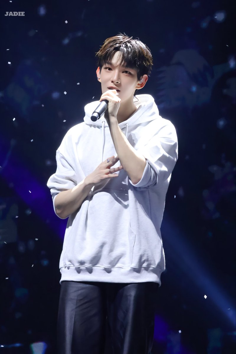 FOHAfinity9's tweet photo. 'Different hues, one constant good-looking face.'
Steven on their first fan-con at Seoul South Korea. 🤍✨

#AHOF #STEVENKIM #AHOFOHA #FOHAfinity

Photos ©tto: @jadie_046 https://t.co/ET2c80bdmh
