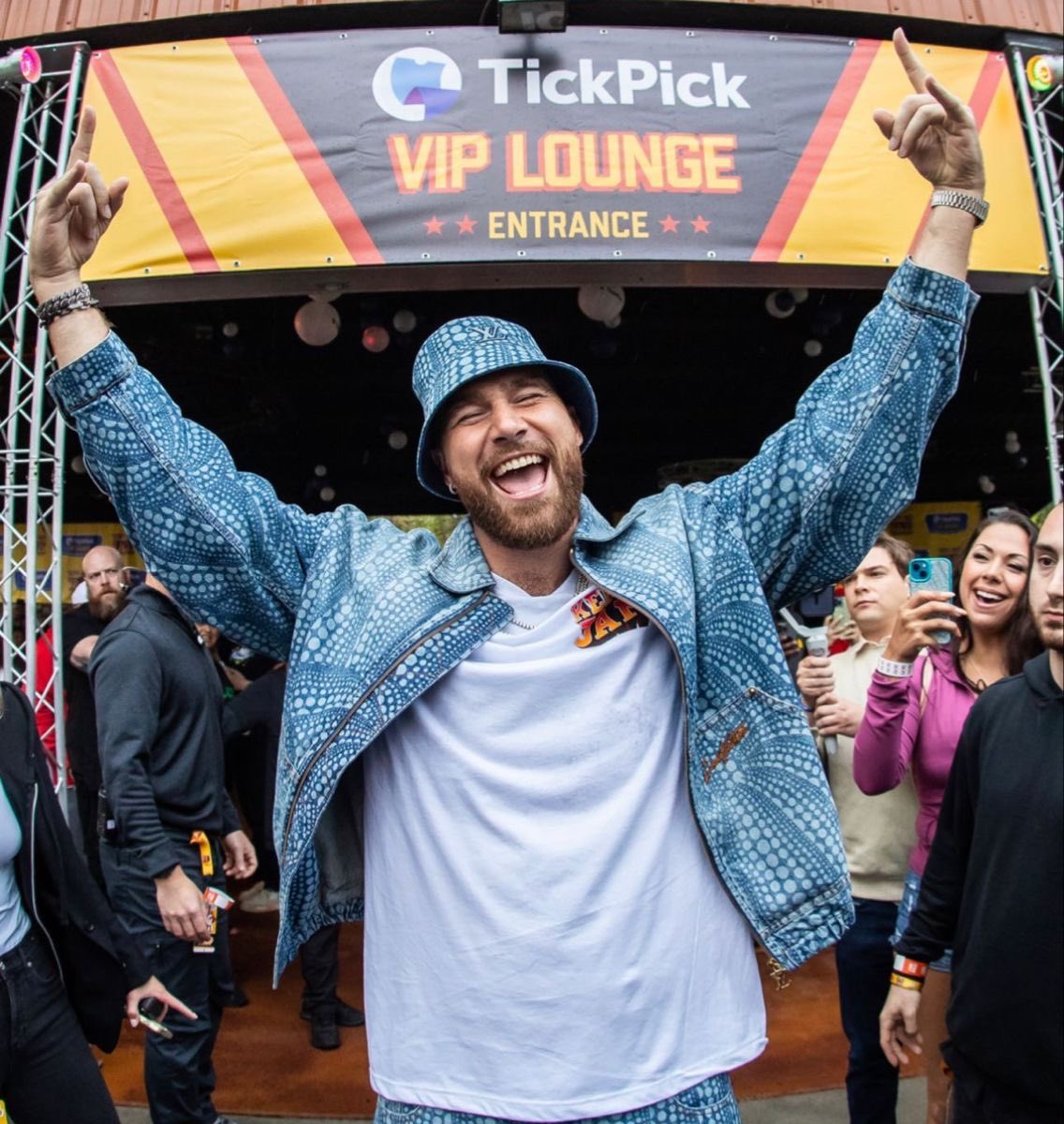 brittanyconk17's tweet image. VOTE FOR KILLATRAV FOR WPMOY! 
REPOSTS COUNT AS VOTES TOO! ‼️

#WPMOYChallenge + Travis Kelce
#WPMOYChallenge + Travis Kelce
#WPMOYChallenge + Travis Kelce
#WPMOYChallenge + Travis Kelce