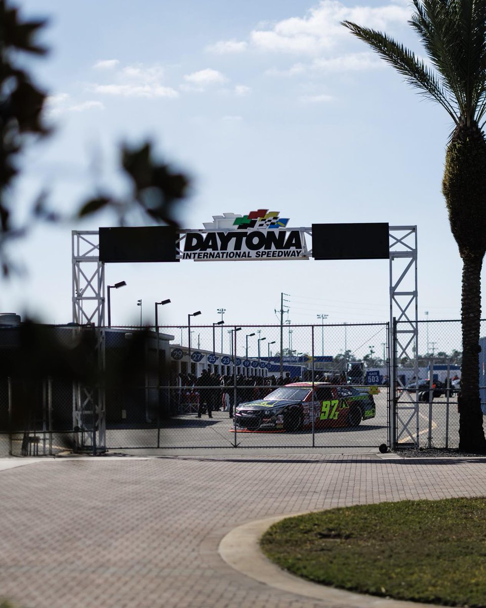 Midwest Tour tweet media