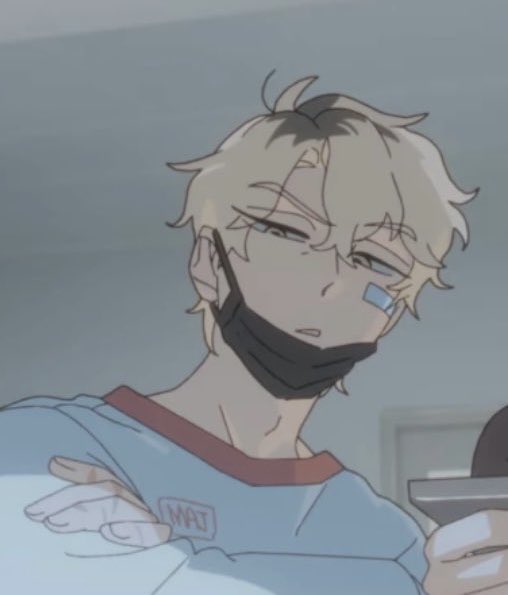 littlestbug64's tweet image. Still love how Dewey went from looking suspicious of Hyuna to playing fake out choo-choo train with his best friend forever