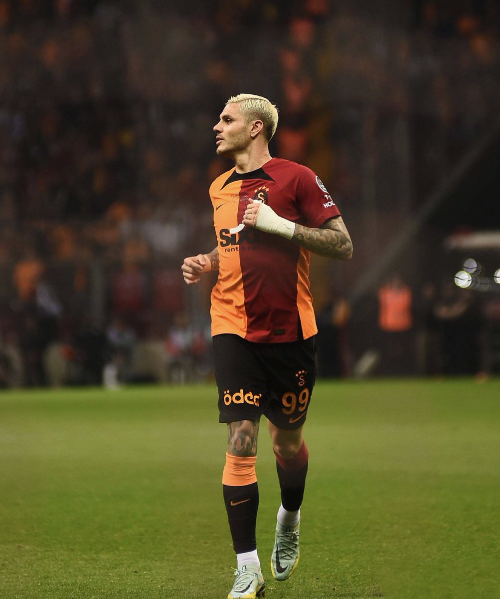 Kulüp tarihinin belki de en iyi forma setiyle, dipdiri bir Mauro Icardi. Heybetli, görkemli, ihtişamlı..