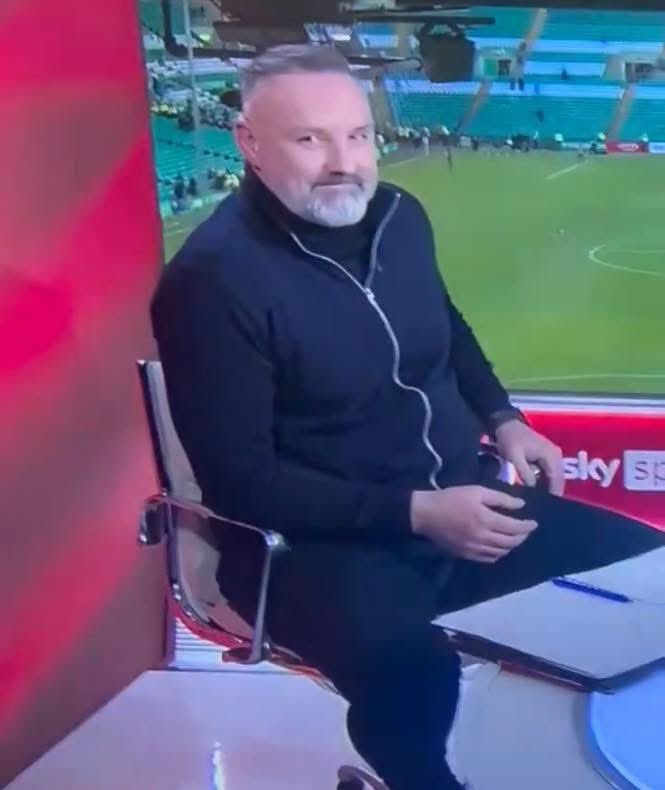 Chris Boyd 🗣️

“I wouldn’t make any knee jerk decisions if I was Celtic” in reference to getting rid of Wilifried Nancy.

Then looks at the camera and does this… 😆😆