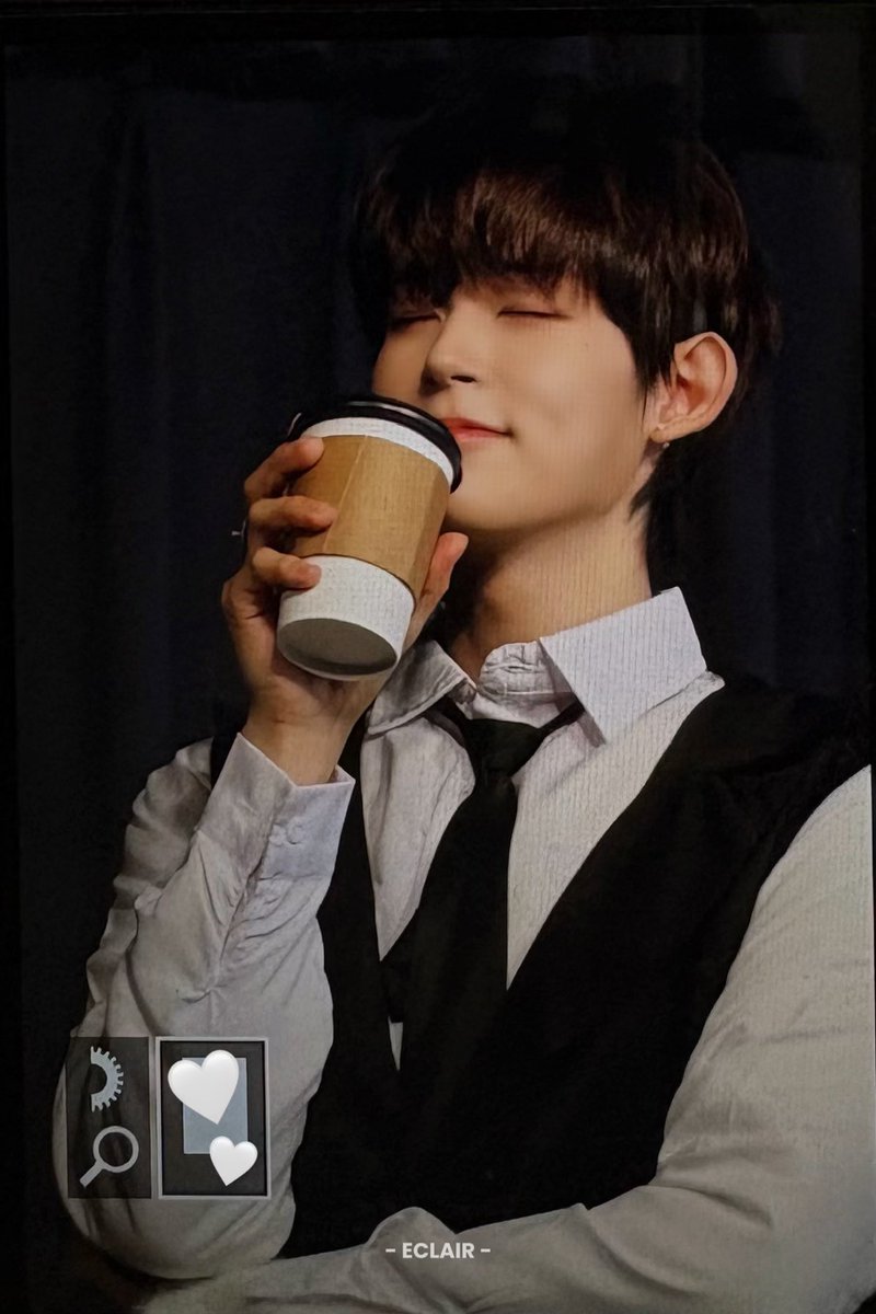 ᴇᴄʟᴀɪʀ tweet media