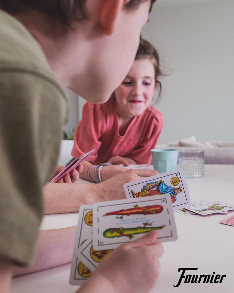 👨‍👩‍👦 Las navidades son fechas de estar en familia, tanto mayores como pequeños, y disfrutar de grandes momentos en compañía. Para eso, ¡nada mejor que una buena partida de cartas! ¿Se os ocurre un mejor plan este domingo de Enero?

#nhfournier #fournier #navidades #2026