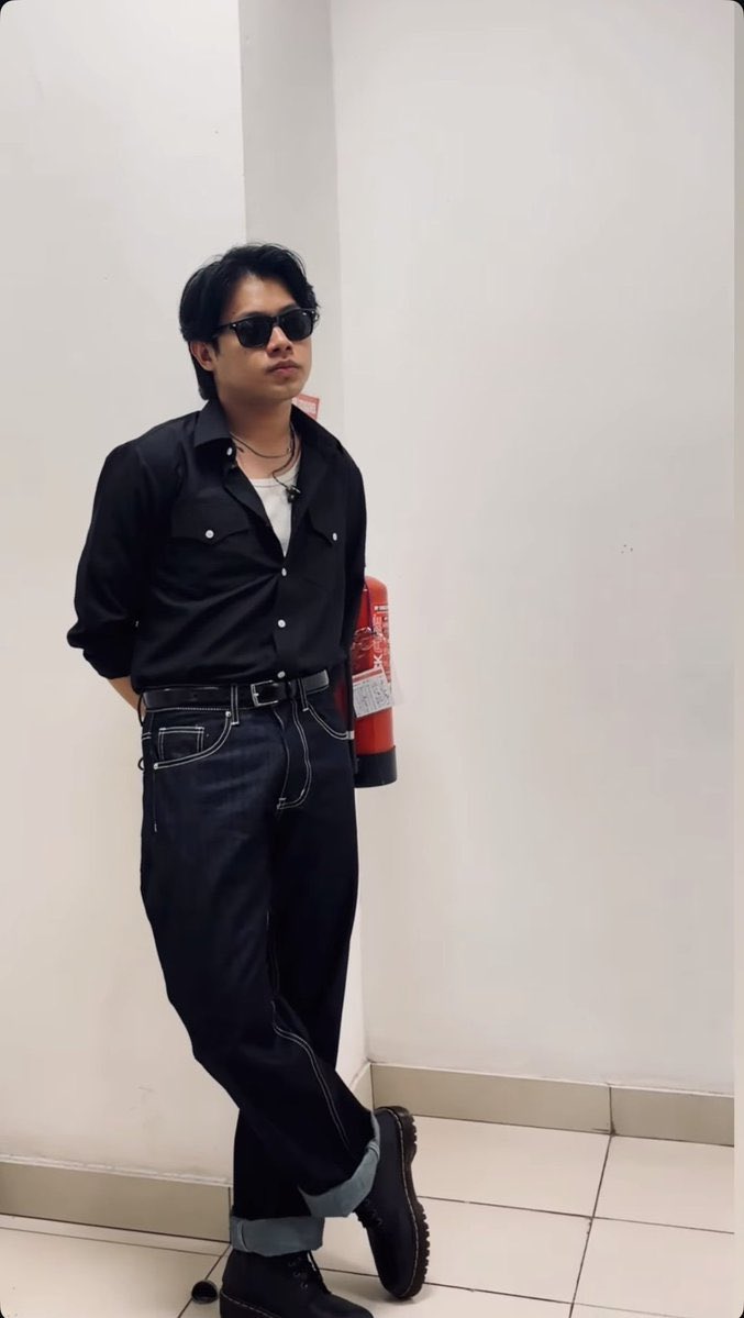 sideofayy's tweet photo. CAKEP BANGET COWO INI❤️
#IZINNN https://t.co/llbCuaNmDO