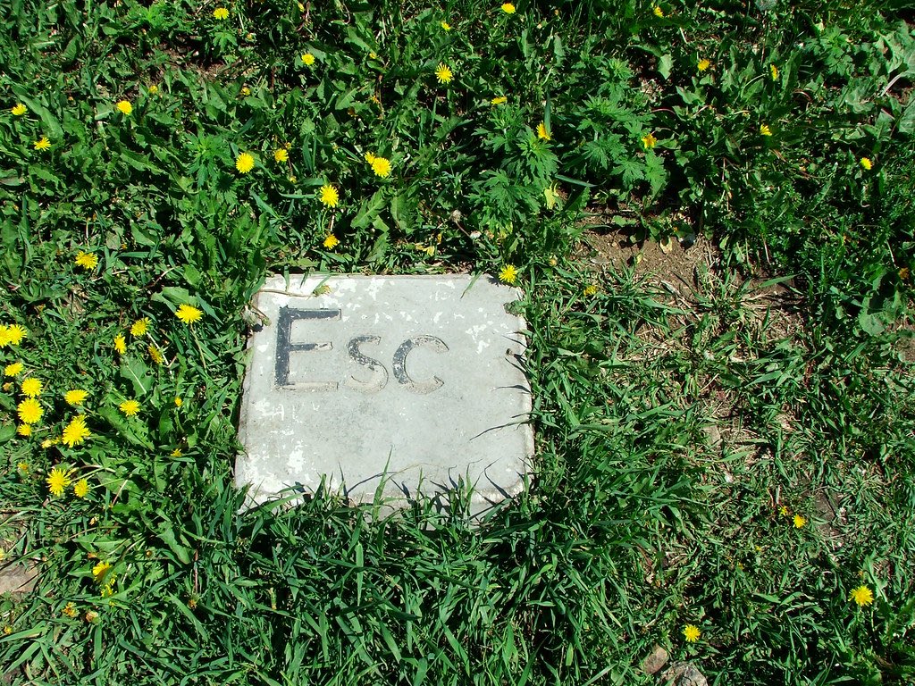 3CC0__'s tweet image. Stone Keyboard monument in Yekaterinburg, Russia (2004)