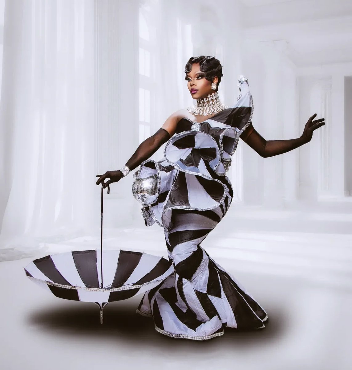 Absolutely stunning 🖤 and yes I will be hyping her up every chance I get 🫶🏾