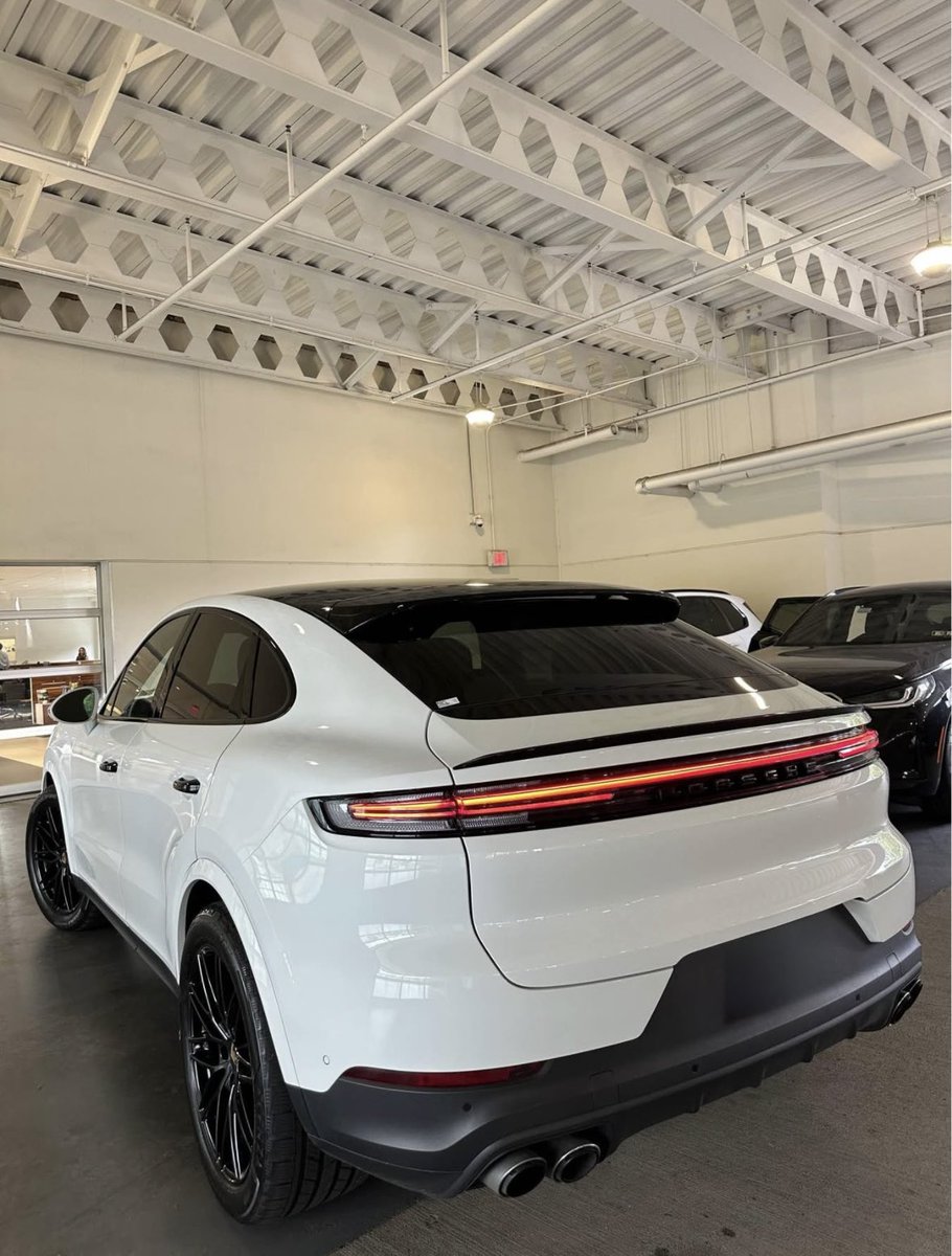 JeyTheNitewing's tweet image. Cashed out crypto profits yesterday, and today I’m stepping into a brand-new Porsche Cayenne. Still feels unreal, but the grind is definitely paying off. Big shoutout to my coach @TradeWithKori for guiding me every step of the way. Best New Year gift I could’ve asked for 🎆💯