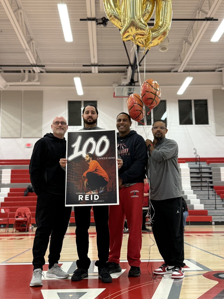 PAmboyHoops's tweet image. 100 wins. Countless lessons.
Congratulations to Coach @yeaadon on reaching the 100-win milestone. 💯💯💯! @gmchoops