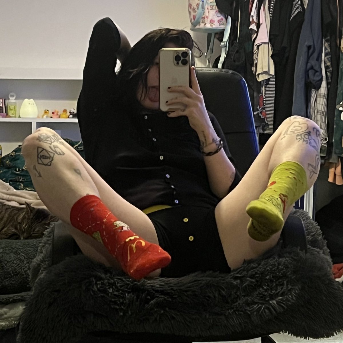 goddessmagzi's tweet photo. cute pose with some cute socks, goon for it https://t.co/WHbxqj8MHc