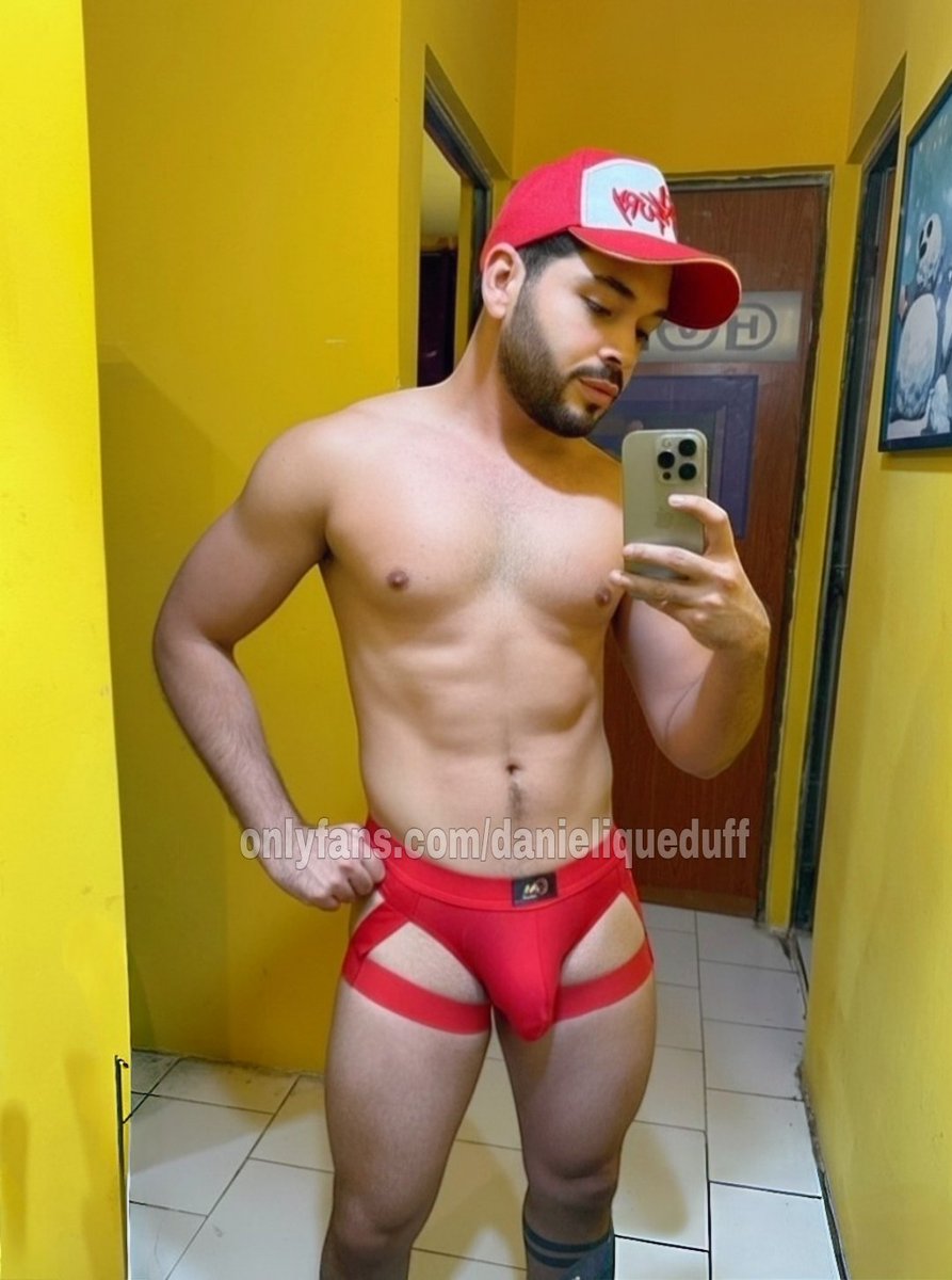 Danielique tweet media