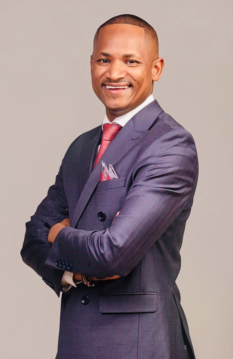 AokoOtieno_'s tweet image. Today around 4pm

At Cedars, Lenana Rd, 

Robert Alai in the Company of SEVEN DCI Officers,

Attacked Babu Owino, where Alai drew his Gun on Babu 

One of them apparently hit Ongili on the neck with the Butt of a Pistol 

Babu was just out of stomach surgery, juzi 

Sad that it's…