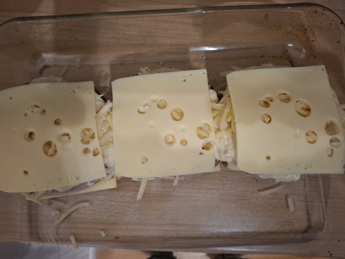 tomis2's tweet image. Oh là là! My Croque Monsieur, love the smell of freshly grated nutmeg. #Foodie