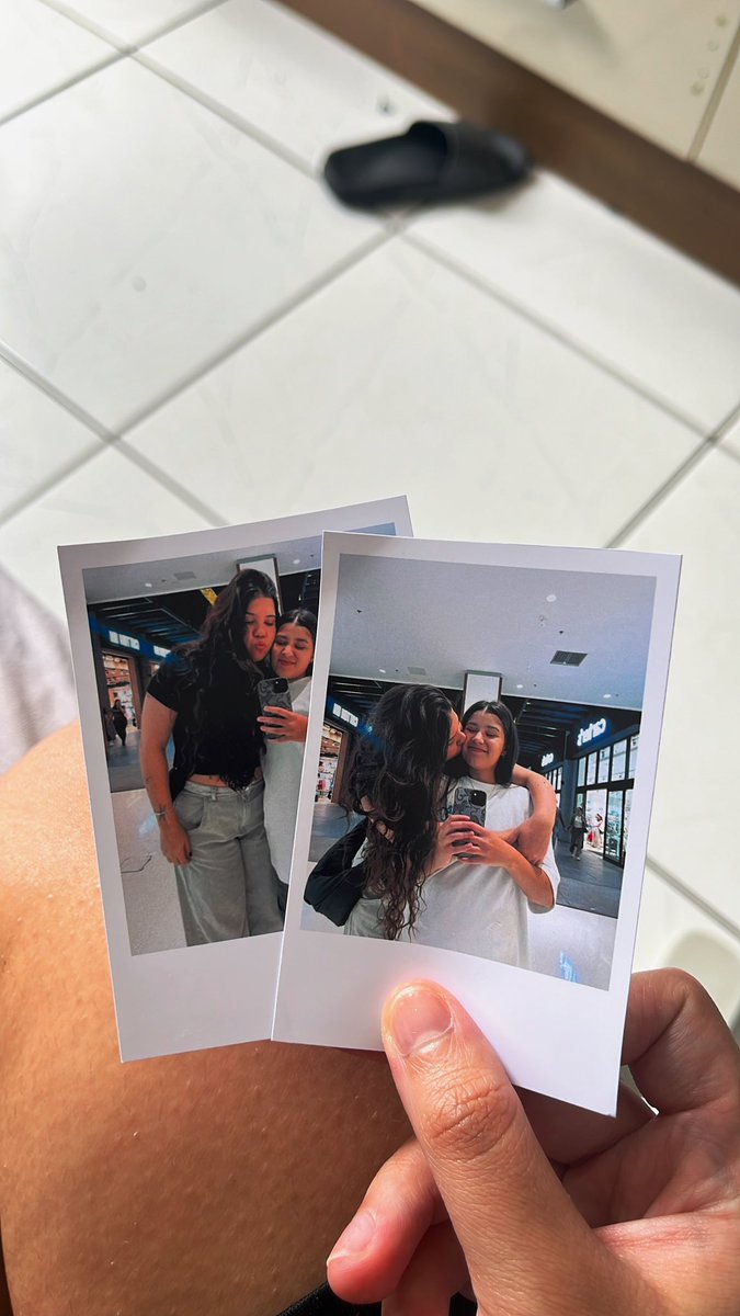 não me vejo sem você
eu te amo, Luana 💜