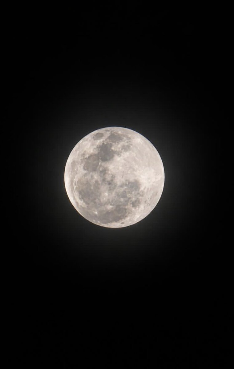 The first supermoon of 2026 🌕

It appeared 14% larger and 30% brighter than normal 

📷 <a href="/awan_noori/">✭Nσσɾ☆</a>