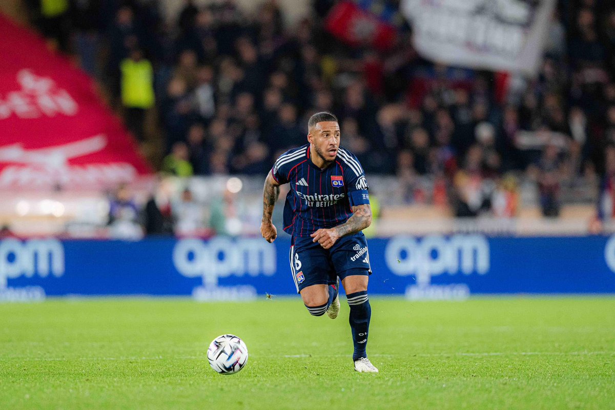 CorentinTolisso's tweet image. On commence bien l’année !!! #ENSEMBLE 👊🏾⚽️🦁❤️💙 #TeamOL #TeamTHM @OL