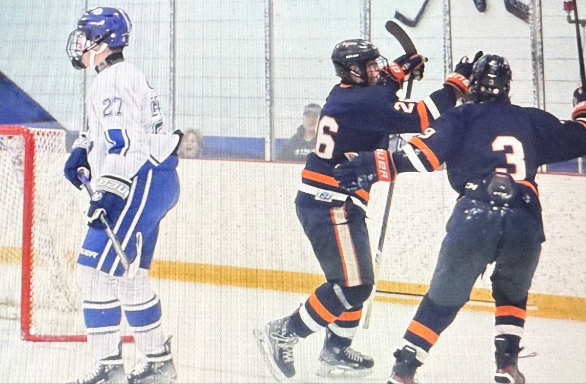 BlueDevilPhoto2's tweet image. Nate D’Amico scores at 5:46 of OT on the Power Play to give Lyman Hall a 5-4 victory over West Haven. #cthk @CoachMorrell1 @SCCcommissioner @ciacsports @cthshockeytres