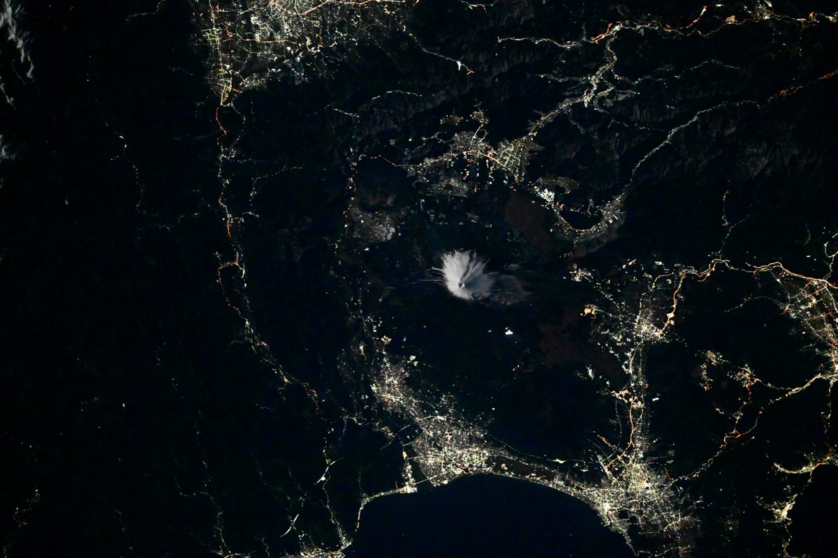 皆さん、おはようございます！ 今年最初に撮影した撮れたて富士山を