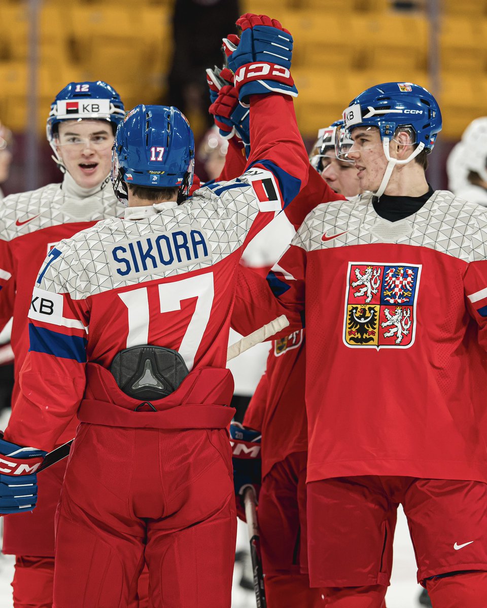 czehockey's tweet image. Zopákněte si vítězné čtvrtfinále pomocí fotografií! 📸  #CZESUI #narodnitym #ceskyhokej