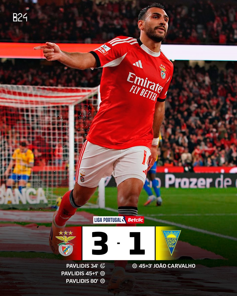 Benfica regressa às vitórias com hat-trick de Pavlidis.