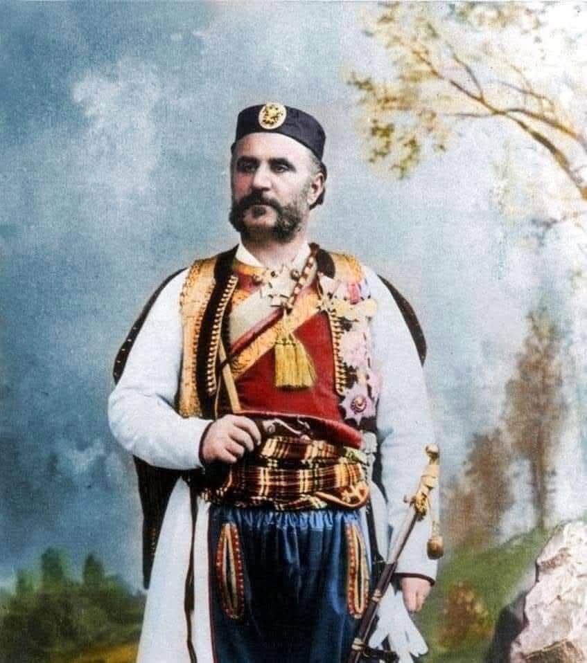 "Кроз све те борбе и искушења, мој је Црногорац без штедње крв проливао. Просто му српско млијеко, једном се живи и умире“