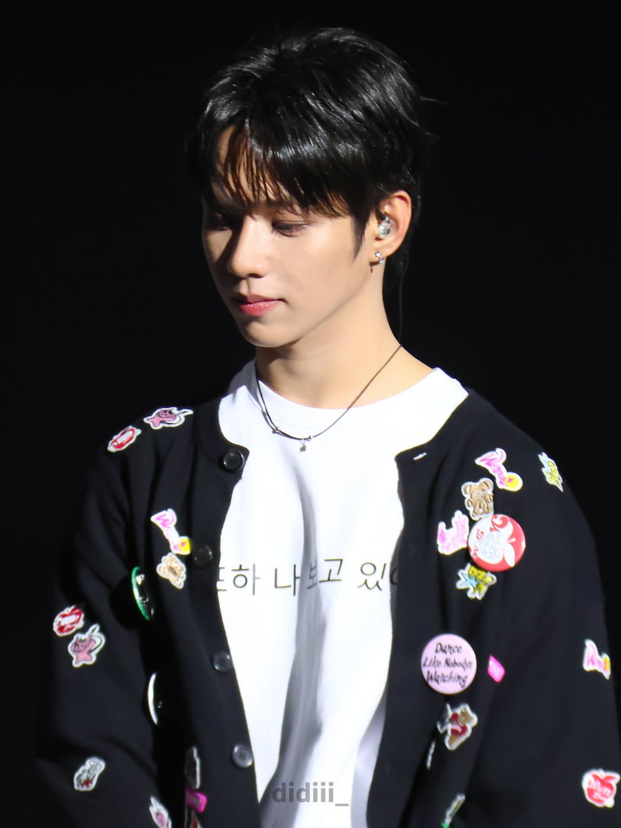 didiii_up's tweet image. 260103 AHOFOHA 팬콘 D1 사쳌
#제이엘 #JL
#아홉 #AHOF