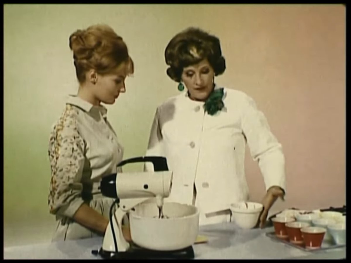 Kitchen Magic - Fanny Cradock (1963) Gas Council Film
youtu.be/9T89IoUN43s?si…