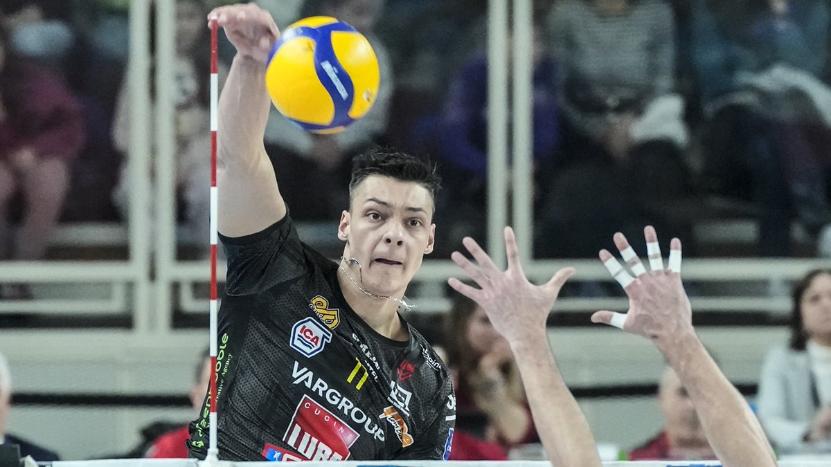 🏐 Alla BTS Arena la Lube impiega due set a carburare e a mettere a fuoco il mirino dai nove metri. Medei fa girare la squadra in corsa e il team risponde presente, ma Trento si impone 3-1
#esserelube #cucinelube #creokitchens
lubevolley.it/news/2026-01-0…