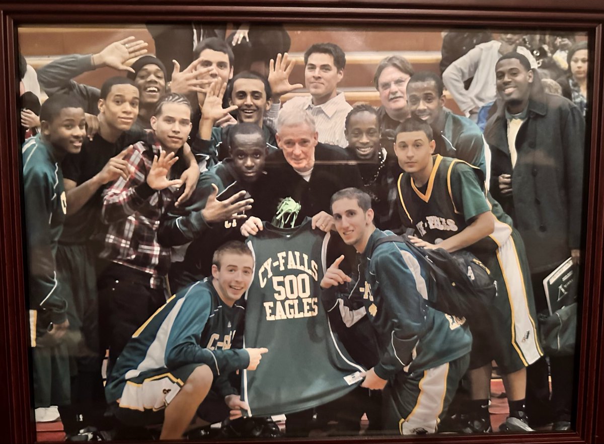 Cy Falls Basketball tweet media