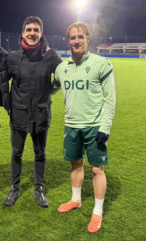 CarlosSacalugaa's tweet image. Que no, que no estoy llorando. Son lágrimas de macho.