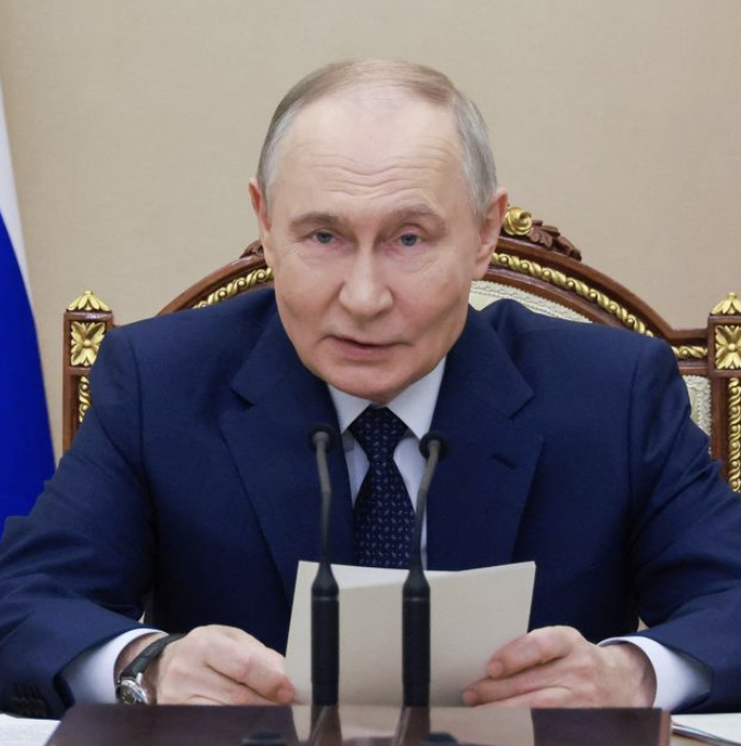 coinbureau's tweet photo. 🚨JUST IN: 🇷🇺Russia urges the United States to “release” Nicolás Maduro.
