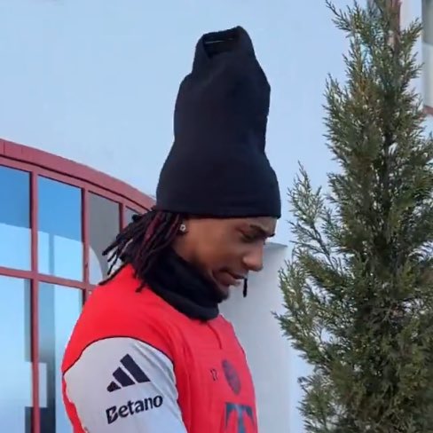 musialalover69's tweet image. bro