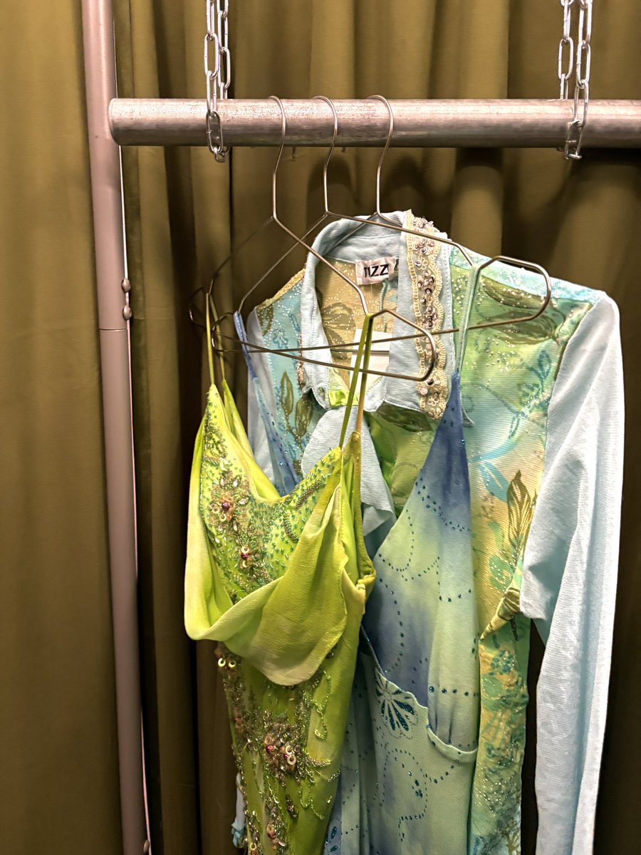 taycesoddly's tweet image. found the thrift store from heaven .:*☆