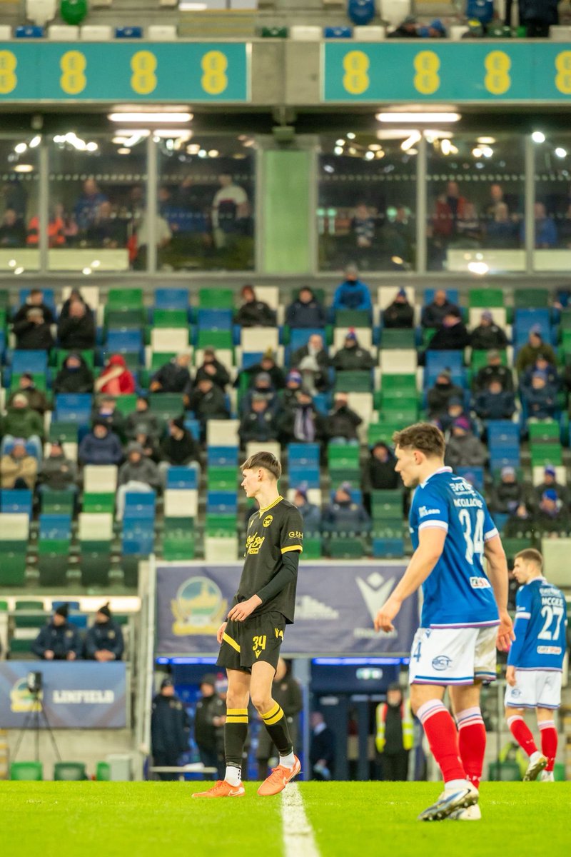 bangorfc's tweet image. 👏🏻 A third teenager from Bangor to make their debut in the #SportsDirectPrem for the Seasiders. 

Congratulations Blake Matier 👏🏻 

🟡🔵

📸 Life Through A Lens NI