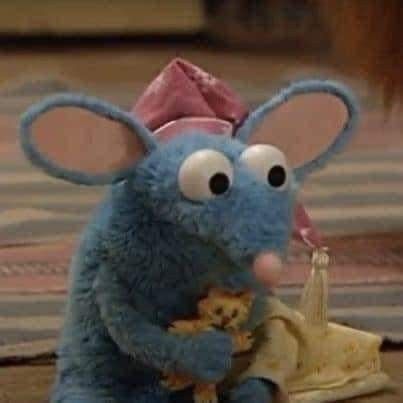 Yo a las dos de la mañana viendo que el "temblor" no era eso sino que estaban lanzando bombas en mi ciudad